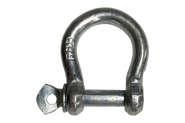 6mm Bow Shackle for anchoring a kayak