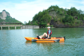 Lightweight Pedal-Drive Fishing Kayak